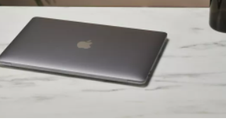 未来的MacBookPro可能会放弃键盘转而采用可折叠的大屏幕