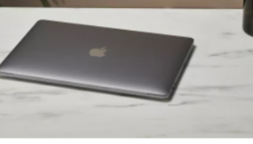 未来的MacBookPro可能会放弃键盘转而采用可折叠的大屏幕