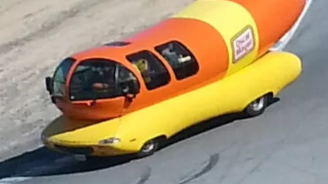 如果OscarMayer将Wienermobile的催化转化器做成车轮上的素食维纳PETA将支付赔偿金