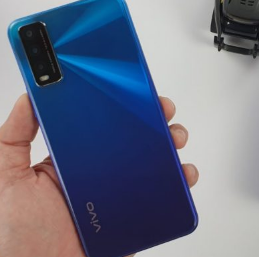 Vivo y20手机配备6.51英寸IPSLCD电容式触摸屏