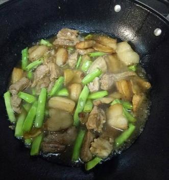 四季豆烧肉的做法步骤，四季豆烧肉的家常做法