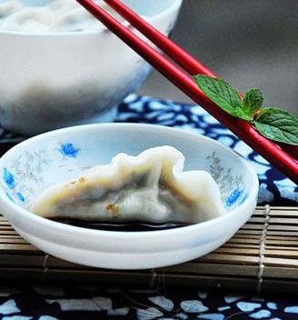 香菜水饺的做法步骤，香菜水饺的家常做法