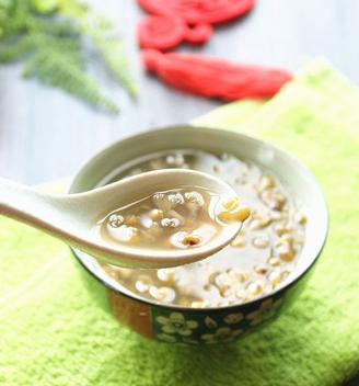 电饭锅绿豆汤的做法步骤，电饭锅绿豆汤的家常做法