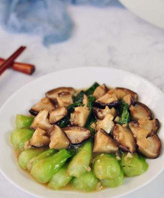 香菇烧青菜的做法步骤，香菇烧青菜的家常做法