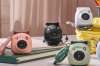 微型InstaxPal是一款随身携带的数码相机可选配Instax照片