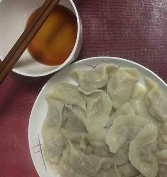 胡萝卜馅饺子的做法步骤，胡萝卜馅饺子的家常做法