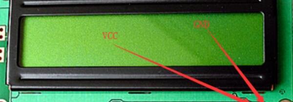 lcd1602只亮不显示，lcd1602简单显示程序