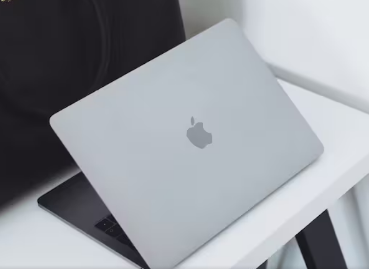 苹果将于2026年推出配备OLED显示屏的MacBook Pro